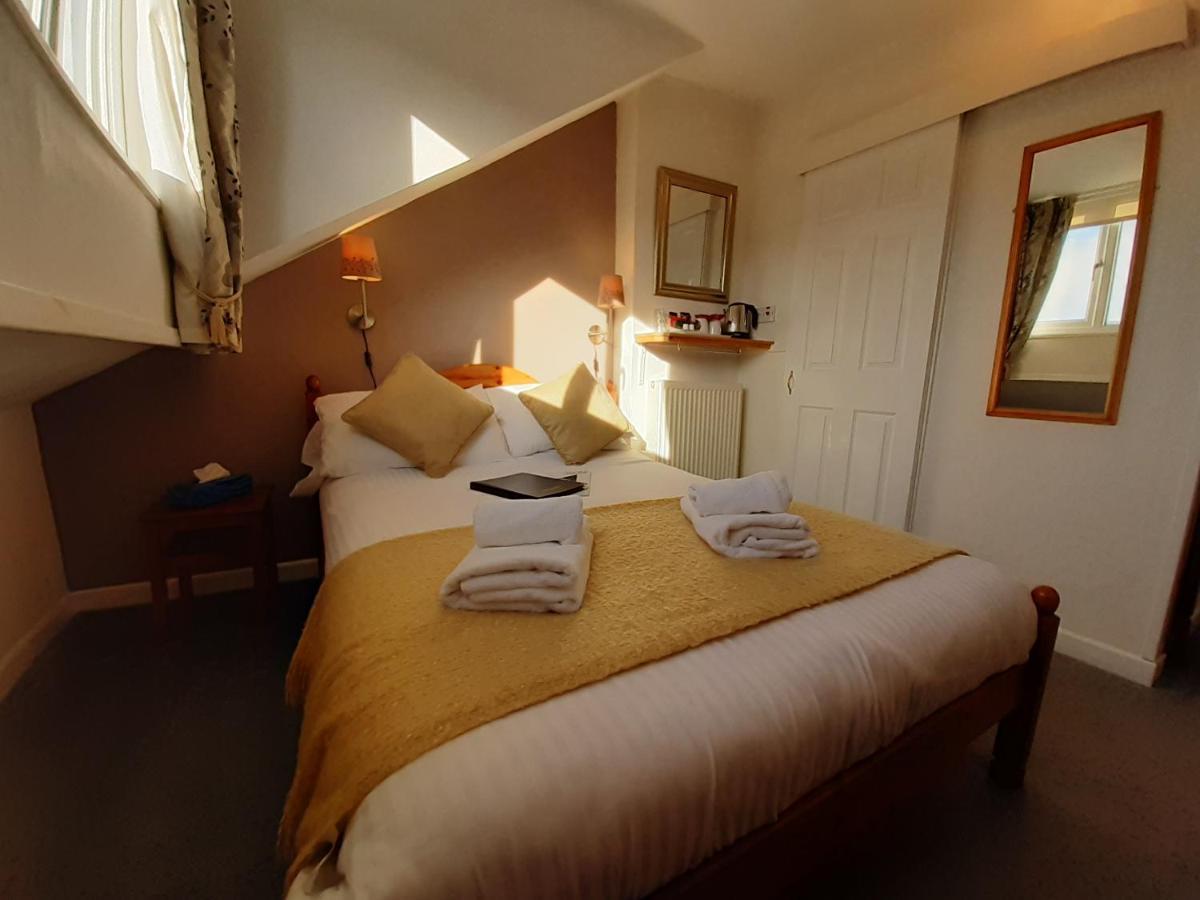 Bed and Breakfast Harvington House Кесвик Экстерьер фото