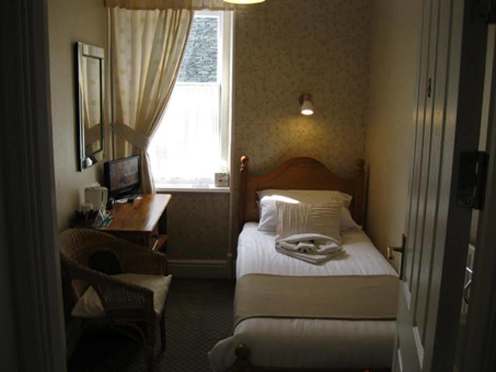 Bed and Breakfast Harvington House Кесвик Экстерьер фото