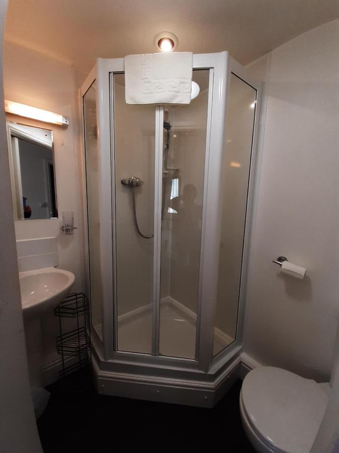 Bed and Breakfast Harvington House Кесвик Экстерьер фото