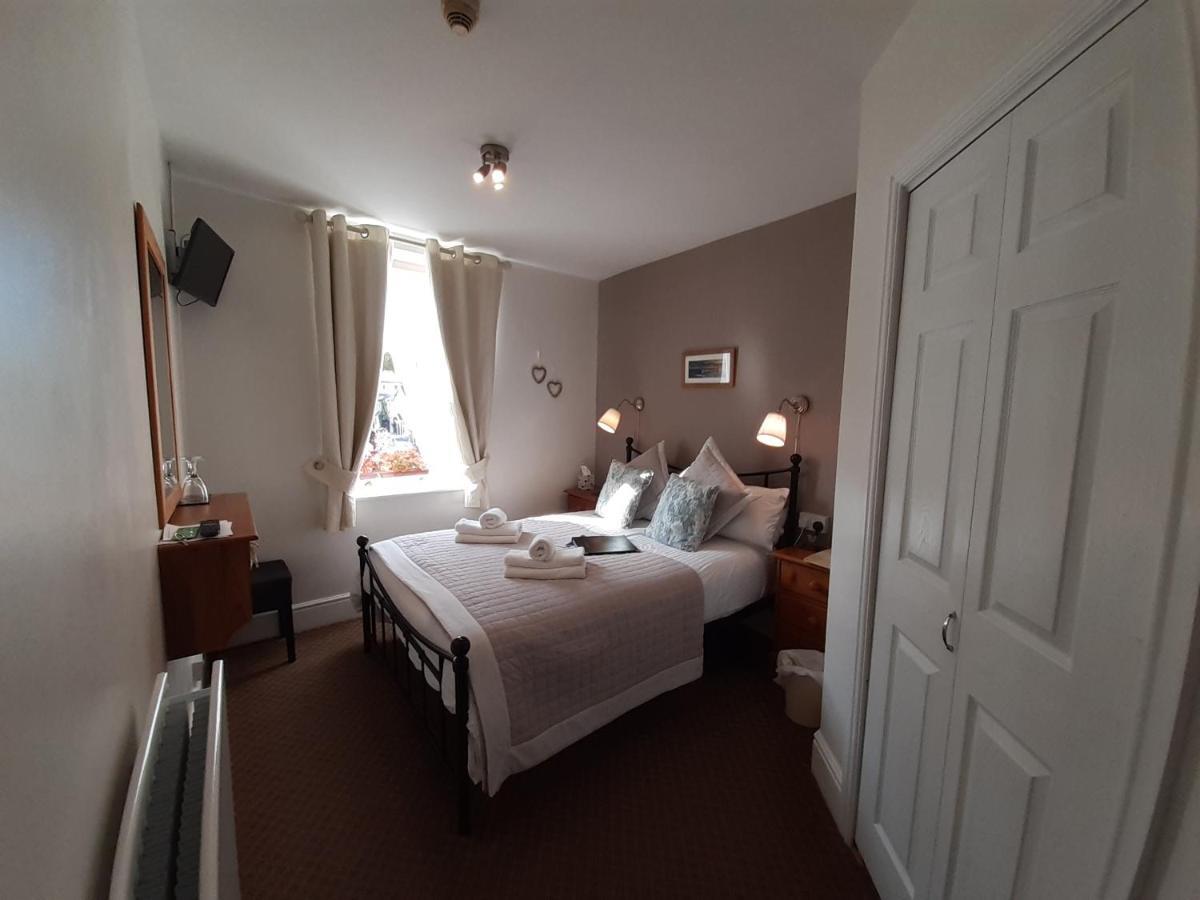 Bed and Breakfast Harvington House Кесвик Экстерьер фото